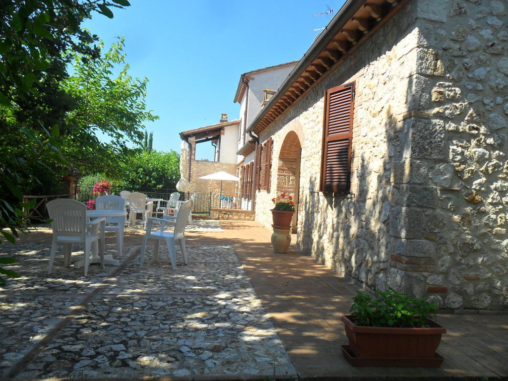 Casale Santa Caterina Aparthotel อเมเลีย ภายนอก รูปภาพ